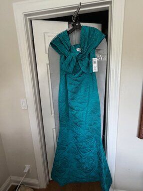 Teri Jon By Rickie Freeman | Dresses | Teri Jon By Rickie Freedman Lace  Pintuck Gown Size 2 Navy | Poshmark